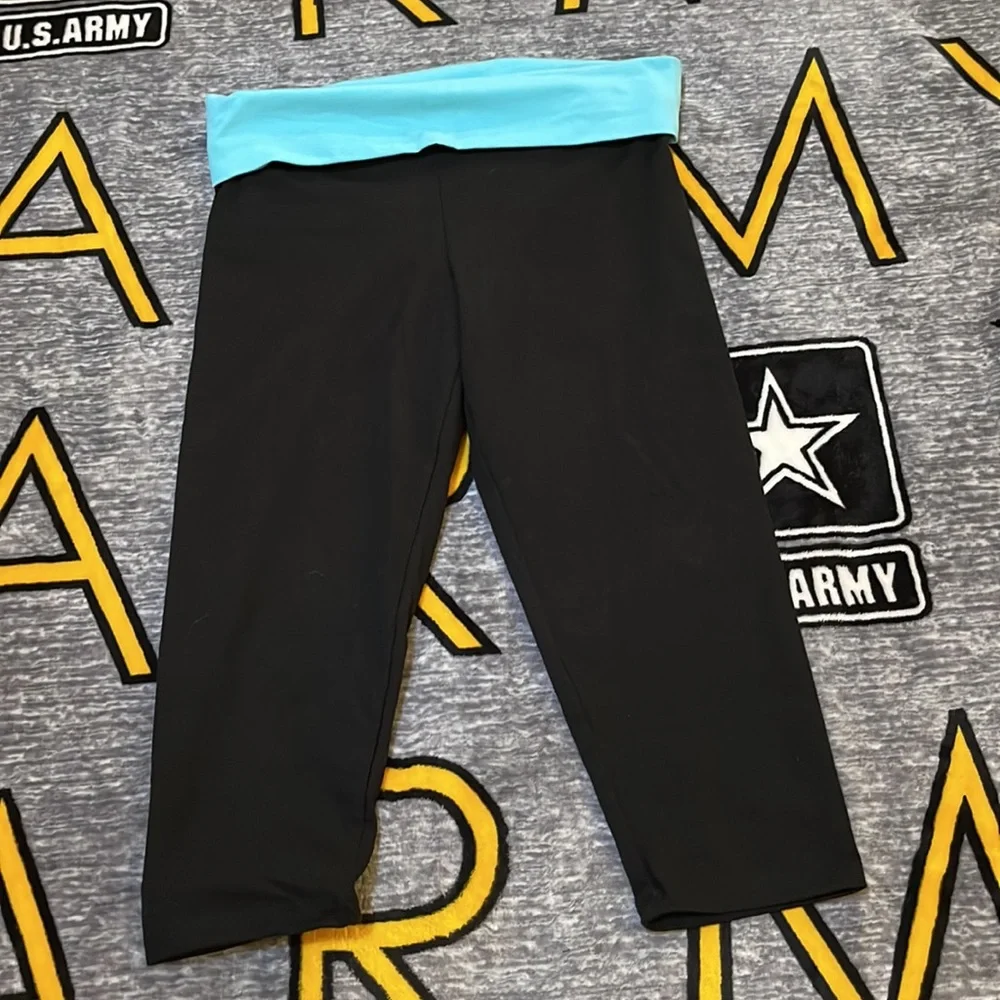 Victoria’s Secret Crop Yogas! - Picture 2 of 2